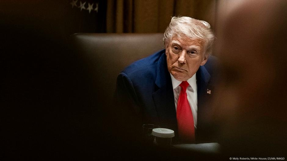 O presidente mais antigo dos EUA eleito sofrendo cheques médicos - DW - 11/04/2025