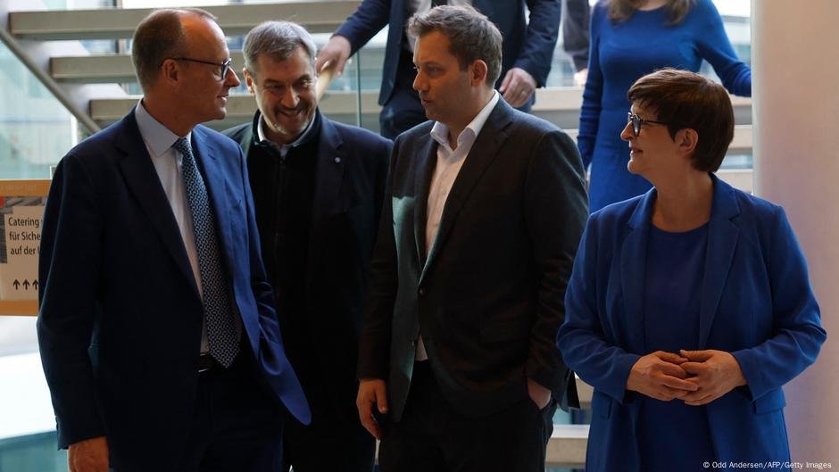 Os conservadores finalizam o acordo com a SPD - DW - 04/04/2025