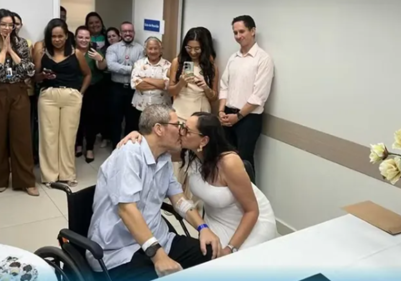 Aos 60 anos, esse idoso ficou mais de quatro décadas sem estudar, mas fez vestibular para matemática e foi aprovado na Universidade Federal de Juiz de Fora (UFJF), claro, que a família fez muita festa para comemorar!. Foto: @danibarbosaif