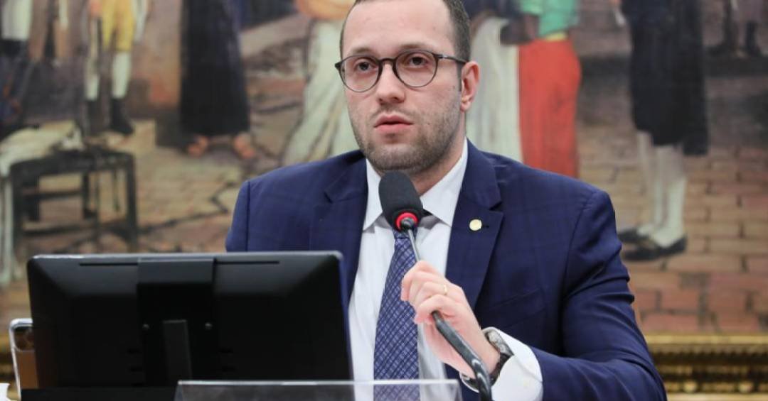 Pela anistia, bolsonaristas cancelam reuniões de c...
