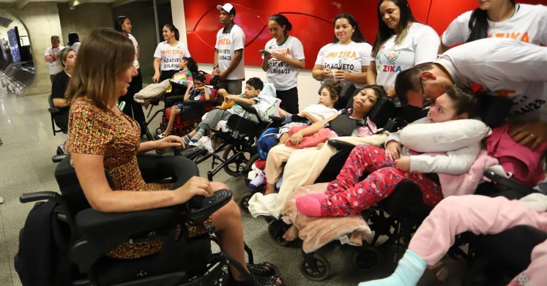 Senadora articula derrubada de veto a pensão para...