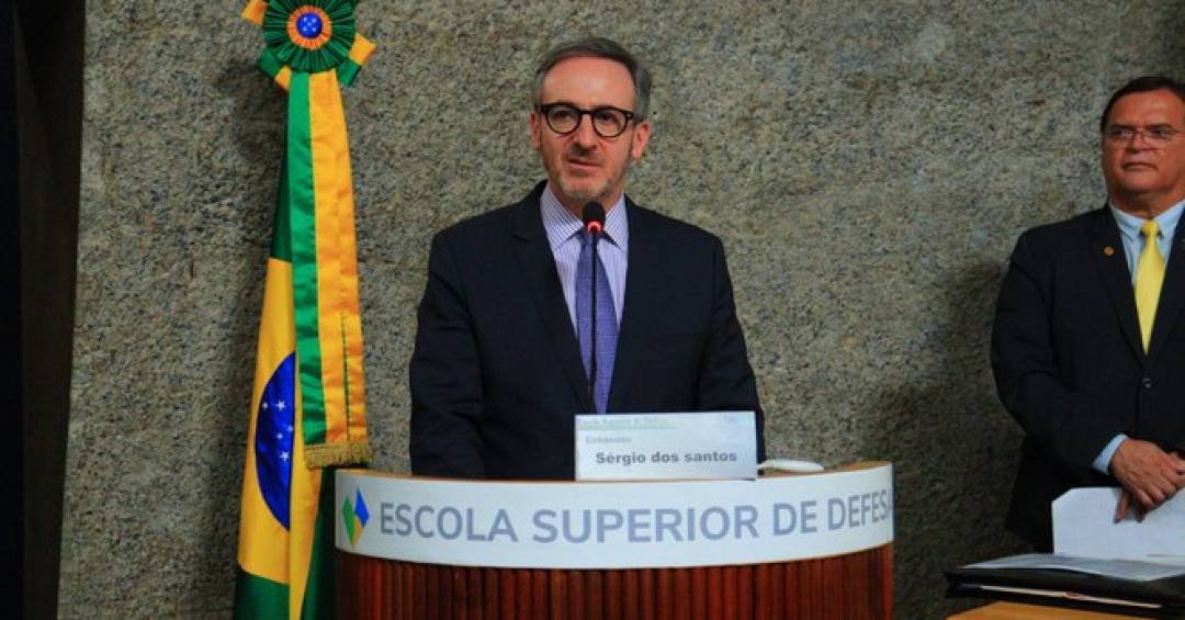 Senadores sabatinam indicados para embaixadas na R...