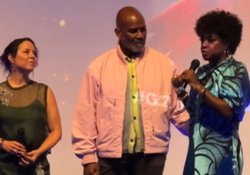 Depois de ser impedido de assistir o show da banda favorita dele no SC, esse jovem autista ganhou um vídeo especial. - Foto: Arquivo pessoal/Divulgação/ND