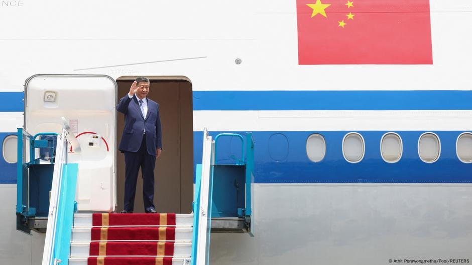 Xi diz 'sem vencedores' na guerra comercial - DW - 14/04/2025