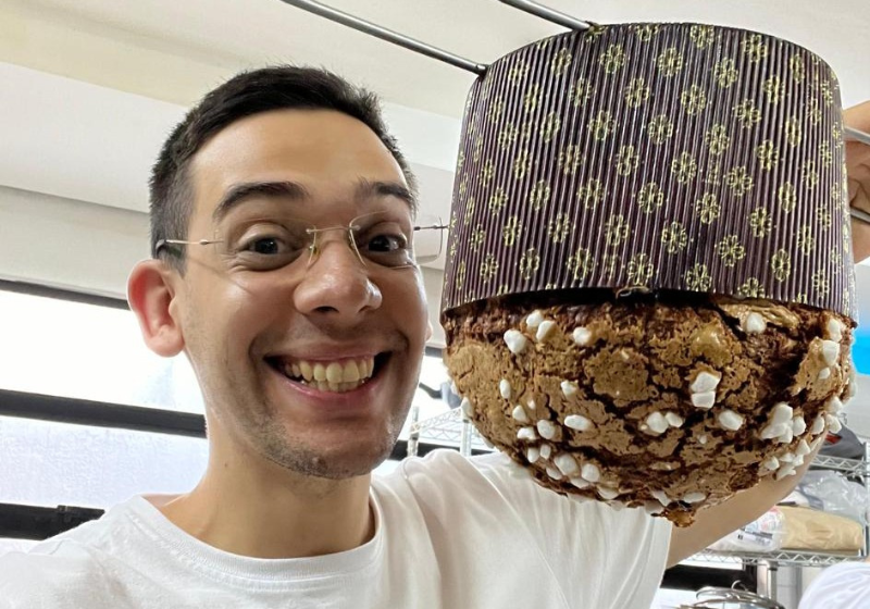 Gabriel é o primeiro intérprete de libras com síndrome de Down do Brasil. Que história! - Foto: @gabrielcamargoslibras/Instagram