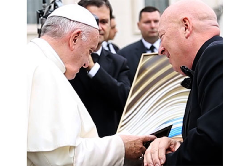 A menina, dos Estados Unidos, salvou a família de um incêndio que se iniciou depois de um raio. - Foto: KFOR.com