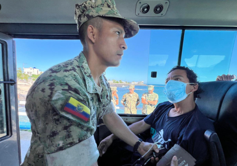 Um caminhoneiro gentil mudou o dia de uma mãe que chorava com o filho cadeirante numa estrada da África do Sul. Ela esperava há 2 horas por um táxi, para levar a criança ao hospital, e nenhum parava. -. Foto: ABC Net News/Arquivo Pessoal