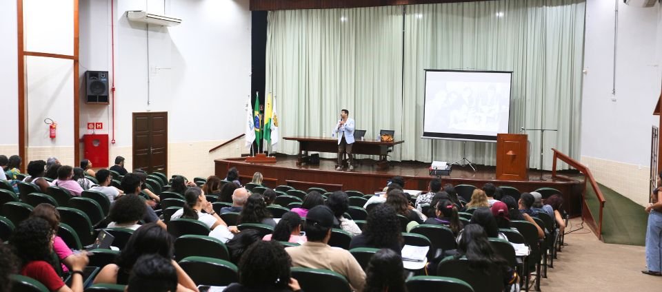 7ª Semana de LetrasInglês aborda literatura, língua e letramentos (1).jpg