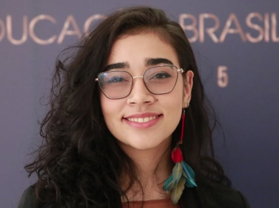 Egressa do CAp é premiada pelo MEC por nota na redação do Enem — Universidade Federal do Acre