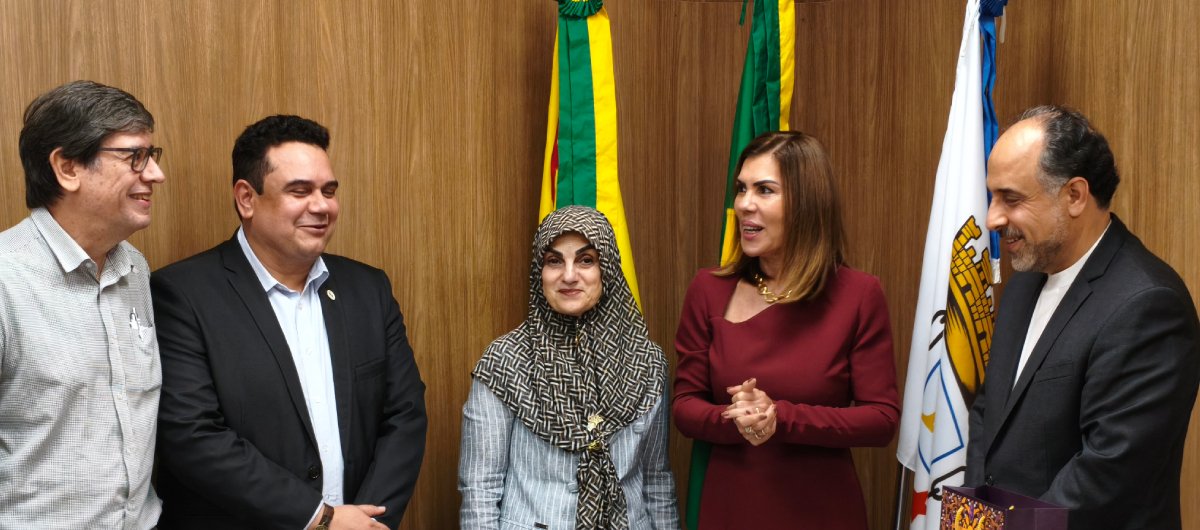 Reitora e embaixador do Irã discutem intercâmbios acadêmicos — Universidade Federal do Acre