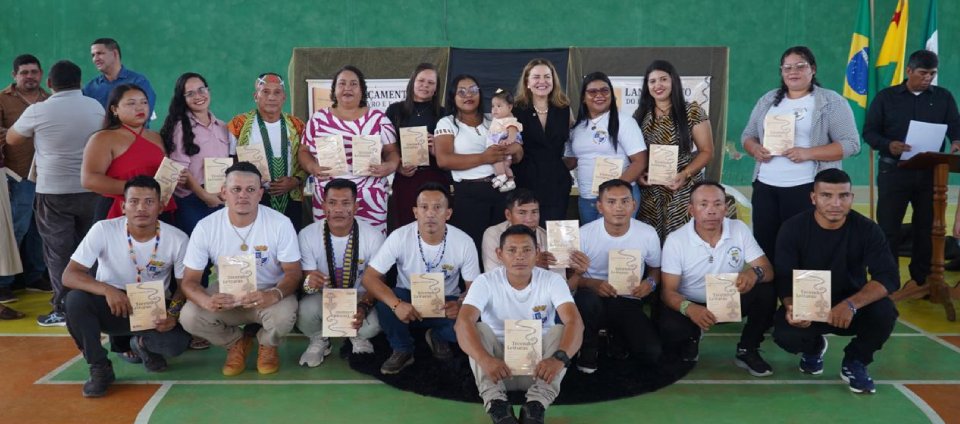 Parfor da Ufac em Santa Rosa do Purus lança livro de contos-interna.jpg